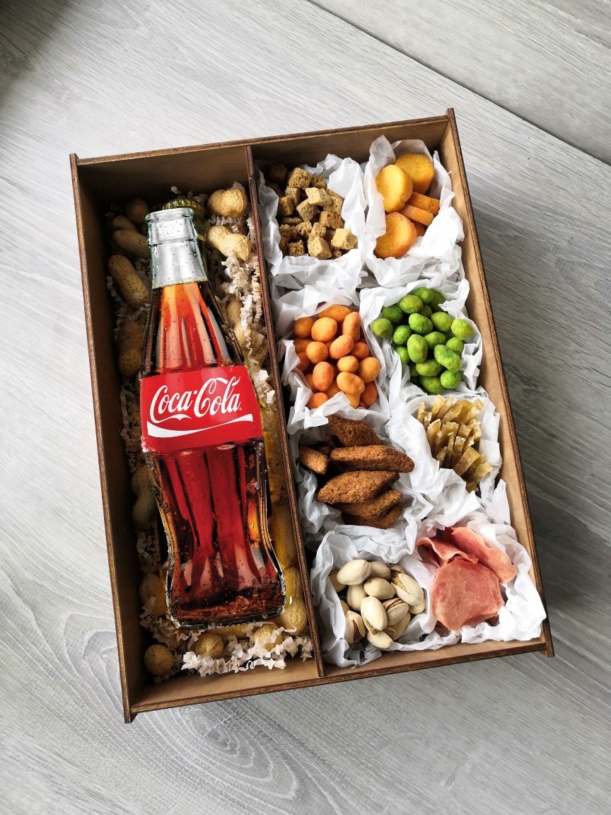 Съедобный букет 212. Букеты из снеков к пенному в коробке Съедобный букет 212. Букеты из снеков к пенному в коробке